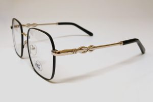 VB242 C4 Black/Gold
