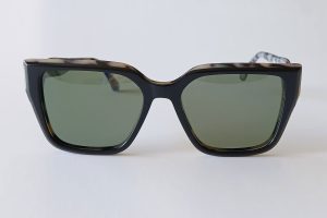 VBSG31 C2 Black with White Tort